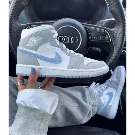 BQ6472-105 Air Jordan 1 Mid Wolf Grey Gray/White/Blue