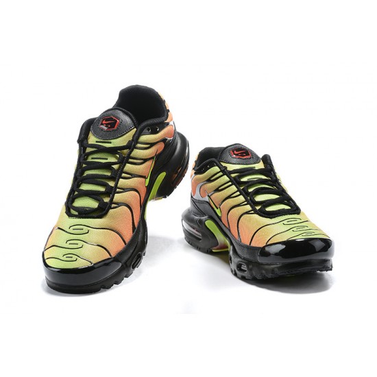 Men Sports Shoes Nike Air Max Plus Tn Black Yellow AQ9979-001 Men Sports Shoes Nike Air Max Plus Tn Black Yellow AQ9979-001