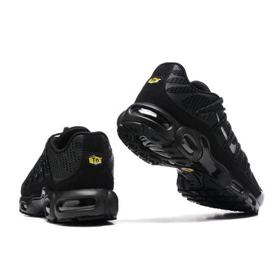 Men Sports Shoes Nike Air Max Plus Utility Black
