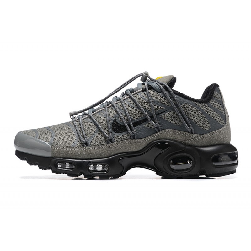 Men Sports Shoes Nike Air Max Plus Utility Grey Black