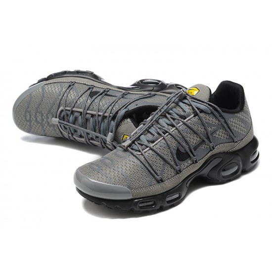 Men Sports Shoes Nike Air Max Plus Utility Grey Black