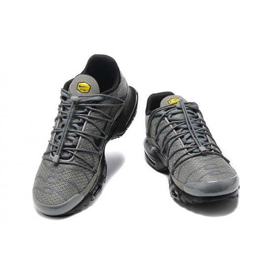 Men Sports Shoes Nike Air Max Plus Utility Grey Black