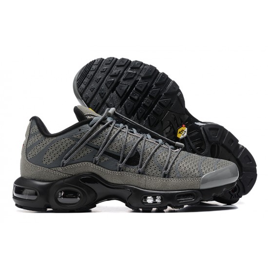 Men Sports Shoes Nike Air Max Plus Utility Grey Black