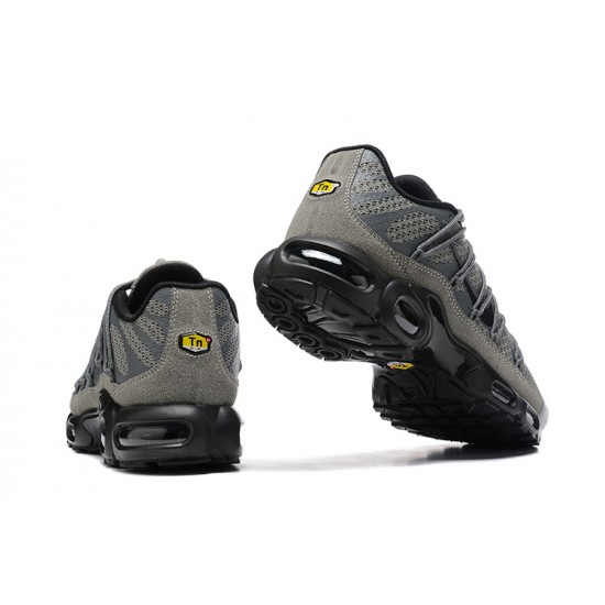 Men Sports Shoes Nike Air Max Plus Utility Grey Black